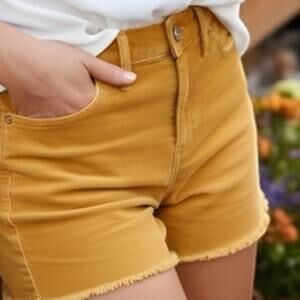 GAP NWOT  Mustard Yellow Soft Corduroy
Cut-Off Shorts Frayed Hem mid rise size 6